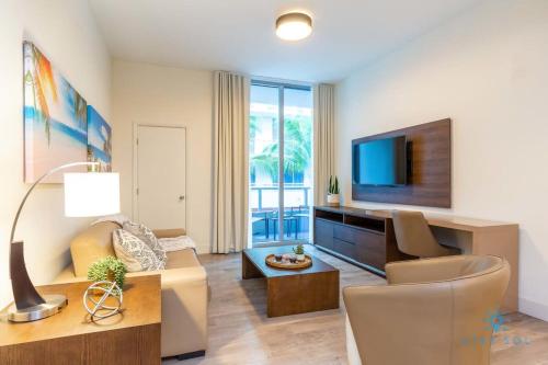 NEW LUXURY Beachfront Condo Resort detail