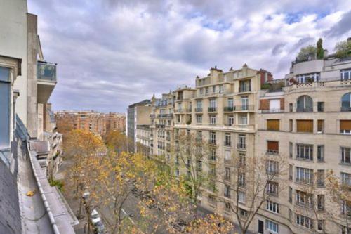 Charming love nest in Paris - image 8