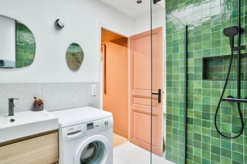Charming love nest in Paris - image 4