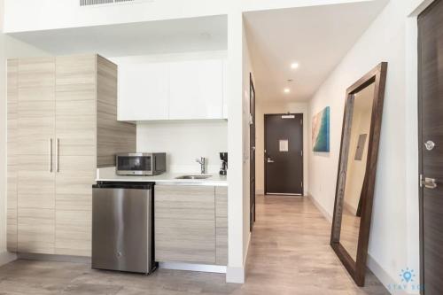 NEW Beachfront Condo-ROOFTOP infinity POOL - image 2