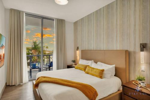 Beachfront Condo-ROOFTO POOL- 2 BR 2 BR - image 6