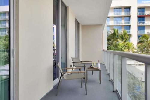 Beachfront Condo-ROOFTO POOL- 2 BR 2 BR - image 13