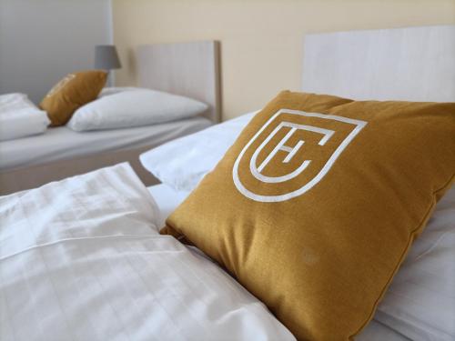 Hotel Eminent - main image