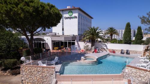 Campanile Perpignan Aéroport - Hôtel - Rivesaltes