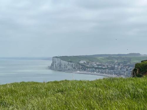 Appartement La Vue Mers avec vue panoramique et balcon, 100 m plage, vélos fournis VILLA CAPRICIOSA, petit dejeuner en option