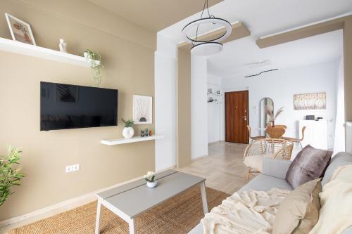 Santorini 2-Bedroom Apartment in Nea Smyrni, Athens