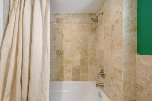 George Town Villas 118 - image 5