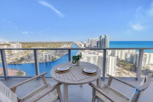 Luxury 2Br Front Ocean Bay View Amazing Pools thumb 2