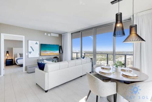 Luxury 2Br Front Ocean Bay View Amazing Pools detail