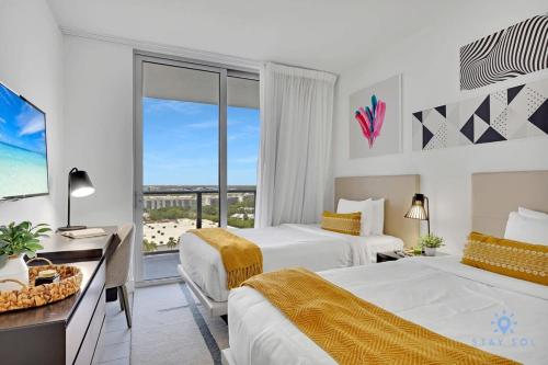 Bayview Luxury, 3BR Condo, Stunning Amenities - Tap to explore photos