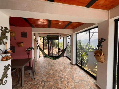 2 bedrooms, 6 beds