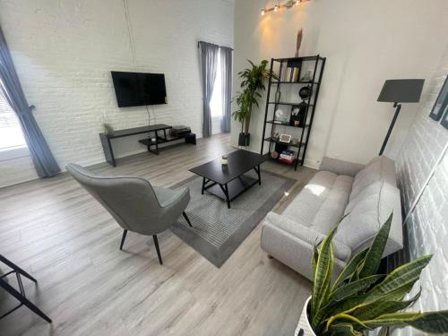 Vibe Central - Chic Shockoe 1BR - image 6
