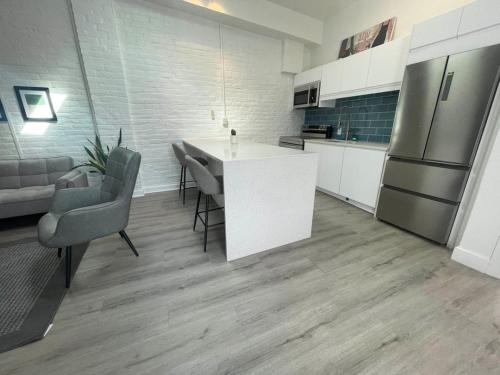 Vibe Central - Chic Shockoe 1BR - main image