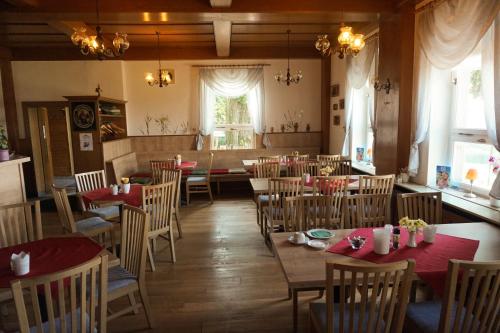 餐廳, 迪特斯多爾菲高地鄉村旅館 (Landgasthof Dittersdorfer Hohe) in 阿姆茨貝爾格
