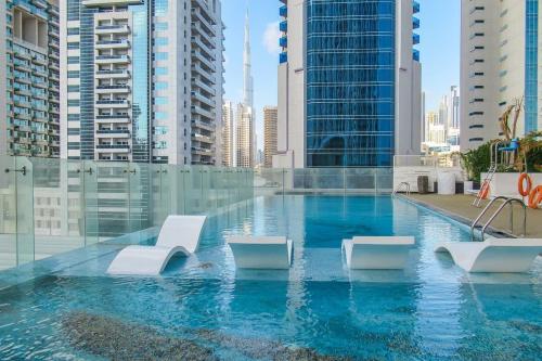 Frank Porter - Bayz Tower by Danube, Dubaj