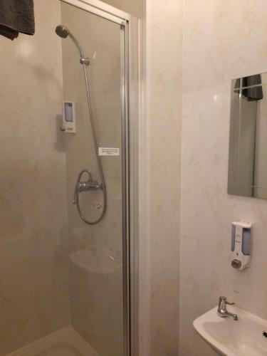 Large Double Room image 2
