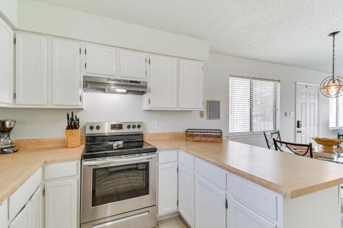 Walk to Waterfront Park Orange Beach Condo