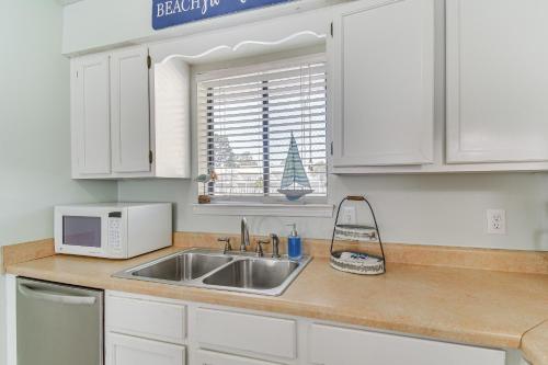 Walk to Waterfront Park Orange Beach Condo