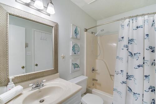Walk to Waterfront Park Orange Beach Condo