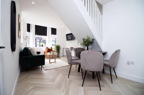 Centrally Located 2 Bedroom near สวนบิวท์