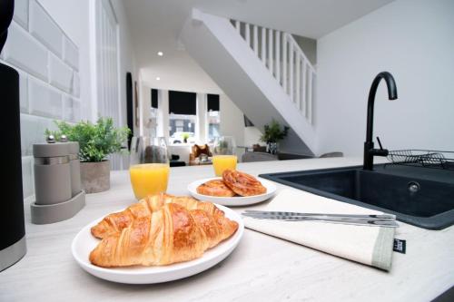 Centrally Located 2 Bedroom near สวนบิวท์