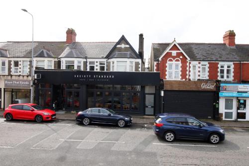 Centrally Located 2 Bedroom near สวนบิวท์