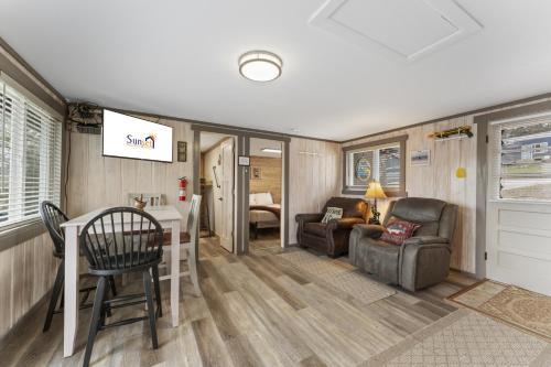 Gone Fishin cabin in Reeds Spring, USA