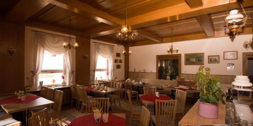 餐廳, 迪特斯多爾菲高地鄉村旅館 (Landgasthof Dittersdorfer Hohe) in 阿姆茨貝爾格
