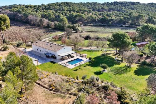 The Longère des Cigales in the heart of the countryside - Location saisonnière - Saint-Cannat