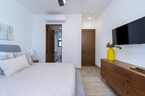 Modern 2BR Condo at Quivira with Rooftop in Cabo San Lucas, Mexico