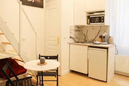 Cosy love nest near Gare de l'Est - main image