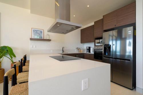 Stunning 2BR PH with Views and Private Rooftop in Cabo San Lucas, Mexico