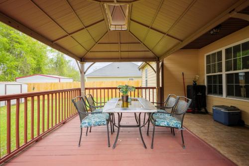 Cozy Retreat Near Moody AFB, VSU, Downtown & Parks in Valdosta