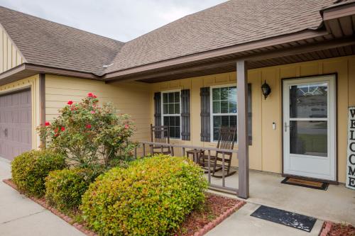 Cozy Retreat Near Moody AFB, VSU, Downtown & Parks in Valdosta