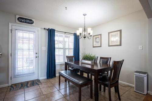 Cozy Retreat Near Moody AFB, VSU, Downtown & Parks in Valdosta