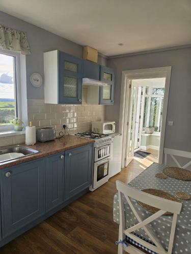 virtuve, Meadow View in Wiston
