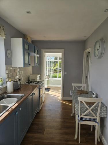 virtuve, Meadow View in Wiston