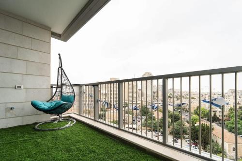 Spacious 1 Bedroom in Savyon View - Isrentals - image 3