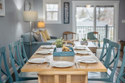 The Marina 3BD Townhome Downtown Beaches Wineries in Traverse City, USA