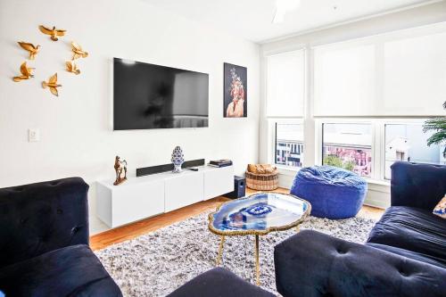 Downtown Lux: Your Houston Haven