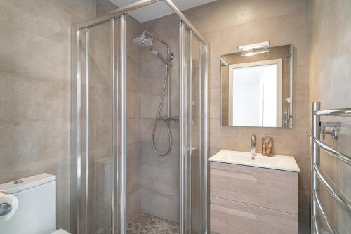 Three-Bedroom Townhouse image 8
