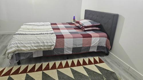 Bright and Cozy Room with Free Parking