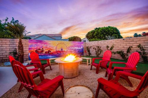 8 min to Coachella Heated Pool Karaoke Arcade in Indio, USA