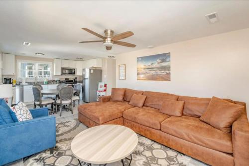 Beach Bliss 1 Block1 From Beach Upstairs Unit in Brigantine (NJ)
