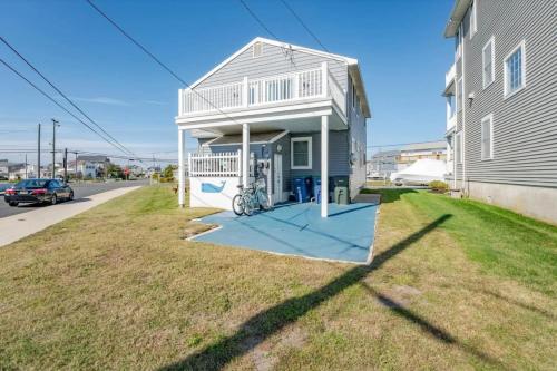 Beach Bliss 1 Block1 From Beach Upstairs Unit in Brigantine, USA