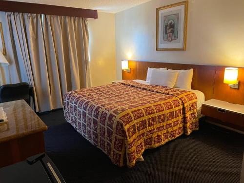 Grand Inn Room Type - Deluxe King Room