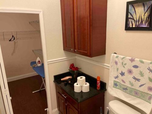 Orlando 4 BR Home Centrally Located on Dead End St in Orlando, USA