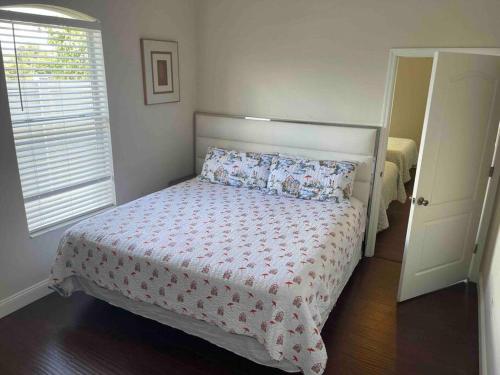 Orlando 4 BR Home Centrally Located on Dead End St in Orlando, USA