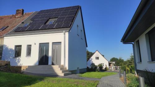 Viesnīcas āriene, Storchennest - Ferienwohnung am Storchenradweg in Beetzseeheide