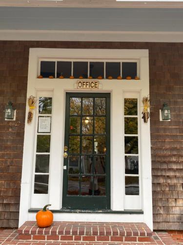 Edgartown Commons - image 12